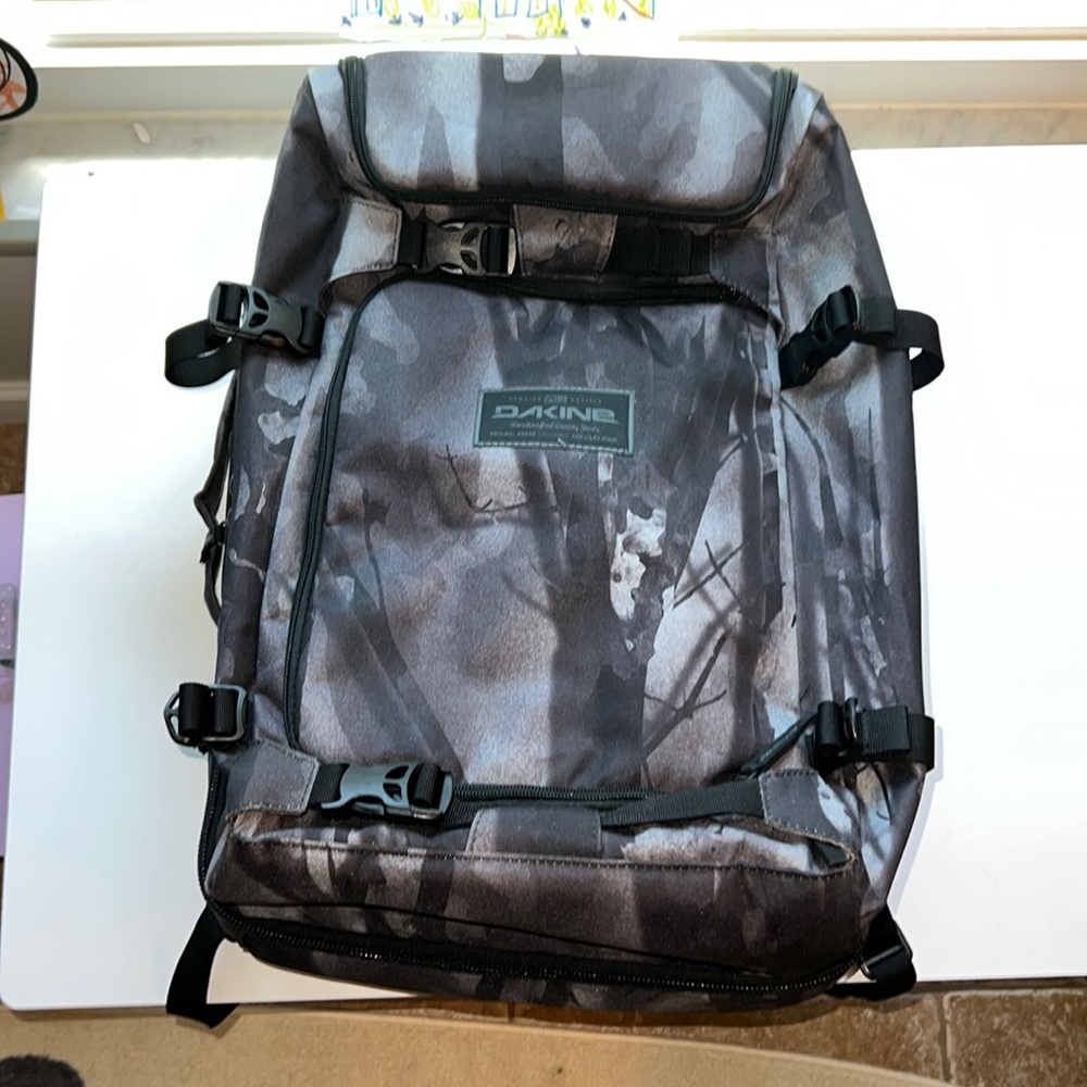 Dakine Insulated Ski/Snowboard Backback & Duffle Bag